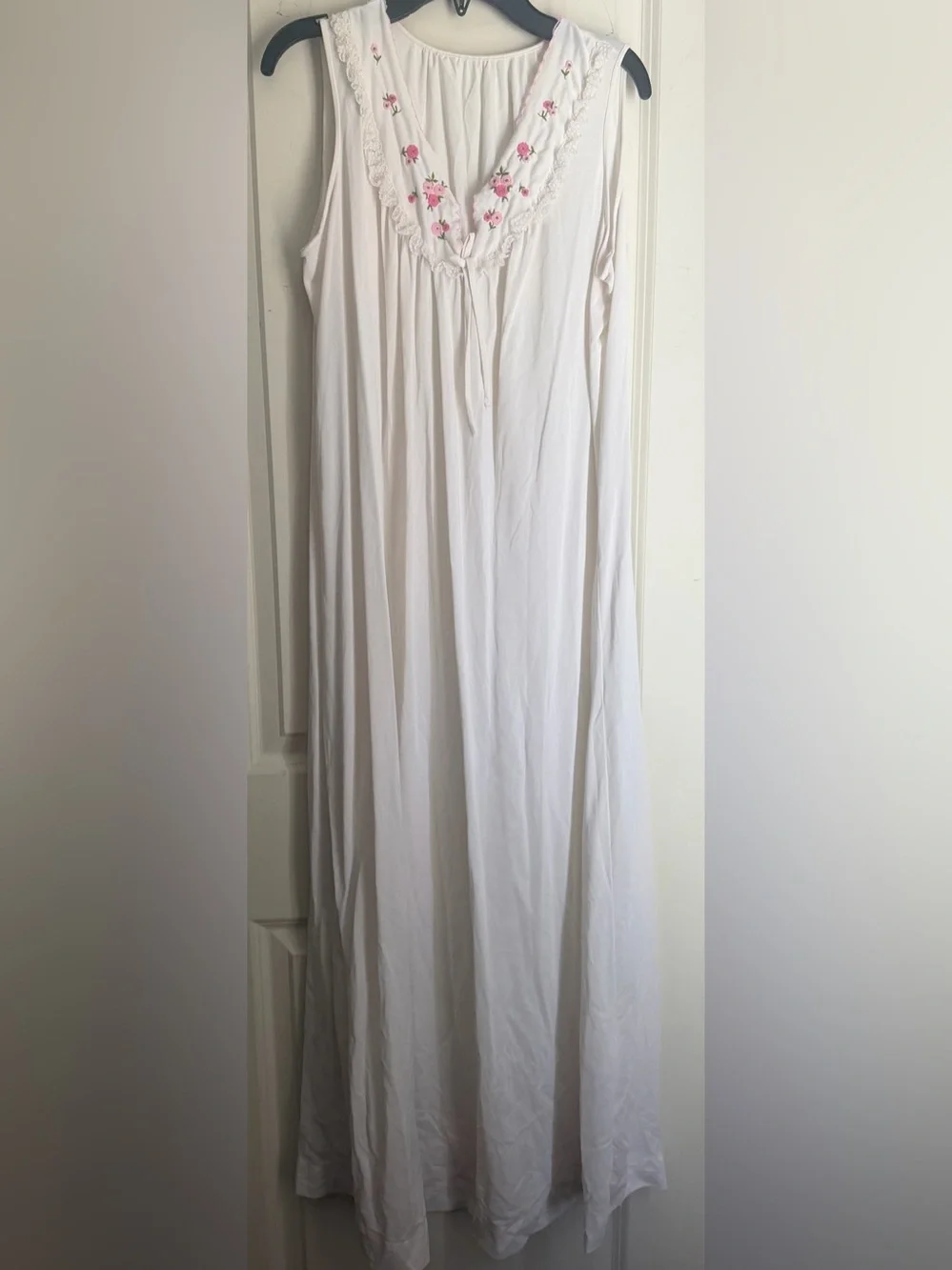 Vintage nightgown Lightweight floral embroidered lace Sz L coquette femenine